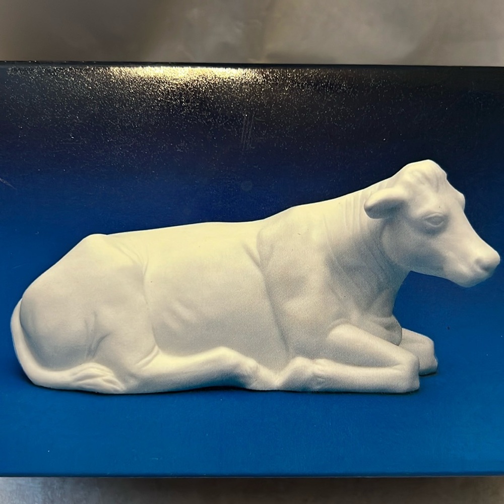 Avon Nativity Collectibles white porcelain Cow